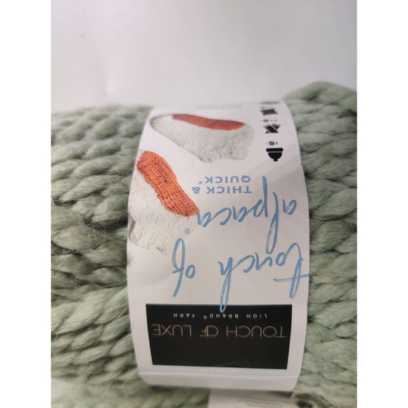 mcgarveyface11 12 skeins sage & 12 skeins aster 24 total - Picture 4 of 10